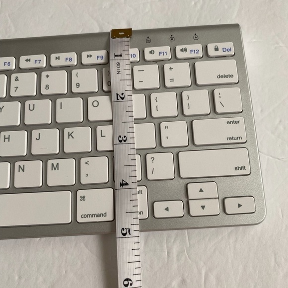 Omoton Bluetooth keyboard with sliding stand - Picture 12 of 15